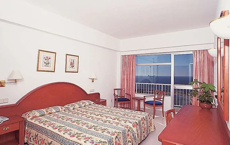 Waterfront Palma Beach location